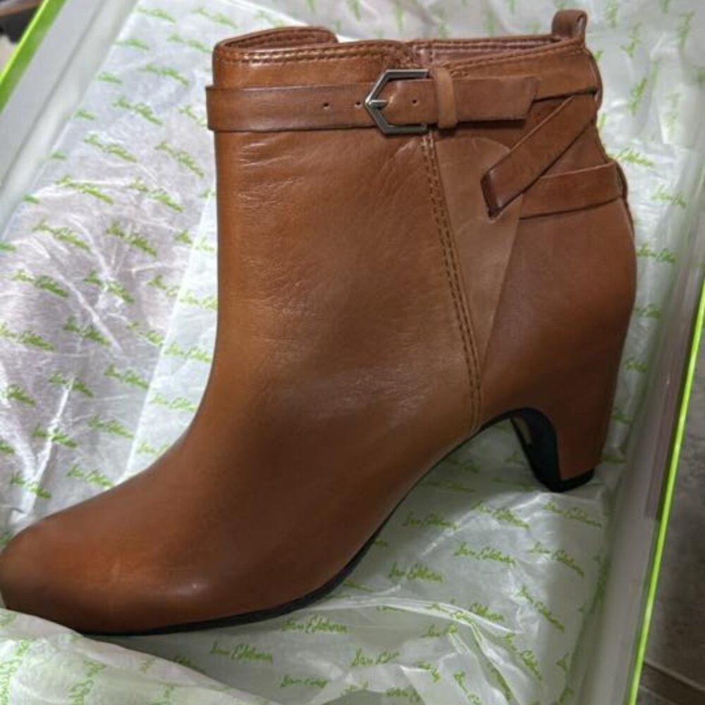 brown boots